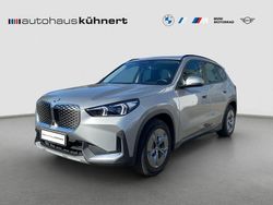 Spacesilber metallic Gebraucht 2024 BMW iX1 Performance SUV | 41.455 € (Fairer Preis)