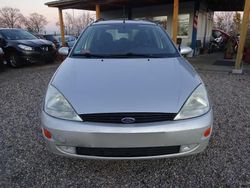 Gebraucht 2001 Ford Focus Ghia Kombi | 1.200 €