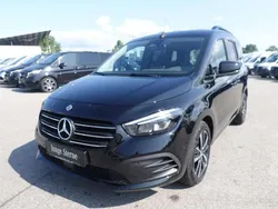 Loparitschwarz metallic Gebraucht 2025 Mercedes 180 Progressive Limousine | 33.890 € (Teuer)