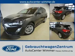 Farbe: grau Gebraucht 2021 Ford Focus Titanium Limousine | 16.950 € (Fairer Preis)