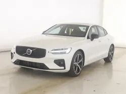 Crystal white pearl (weiß) Gebraucht 2024 Volvo S60 Ultimate Limousine | 34.960 € (Guter Preis)