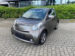 Braun Gebraucht 2010 Toyota iQ Kleinwagen | 4.990 € (Fairer Preis)