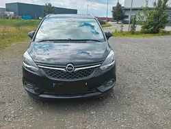 Schwarz Gebraucht 2018 Opel Zafira Tourer Van / Kleinbus | 9.200 € (Superpreis)