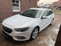 Weiß Gebraucht 2018 Opel Insignia Innovation Kombi | 12.700 €