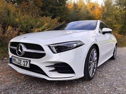 Weiß Gebraucht 2022 Mercedes A200 AMG line Limousine | 29.000 € (Fairer Preis)