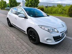 Weiß Gebraucht 2011 Renault Mégane Coupé Night&Day Coupé | 3.400 € (Guter Preis)