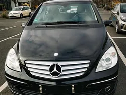 Schwarz Gebraucht 2008 Mercedes B200 Edition Van / Kleinbus | 6.900 € (Fairer Preis)