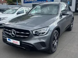 Selenitgrau Gebraucht 2022 Mercedes GLC220 Night SUV | 28.900 €