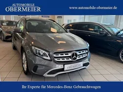 Grau Gebraucht 2017 Mercedes GLA200 SUV | 23.950 € (Etwas zu teuer)