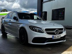Weiß Gebraucht 2018 Mercedes C63 AMG Night Kombi | 41.500 €