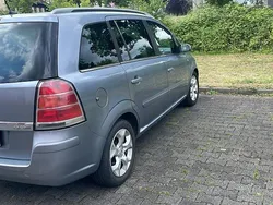 Silber Gebraucht 2005 Opel Zafira Van / Kleinbus | 2.300 € (Teuer)