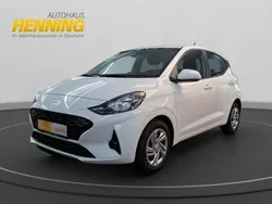 Atlas white / sol Gebraucht 2024 Hyundai i10 Select Kleinwagen | 14.578 € (Guter Preis)