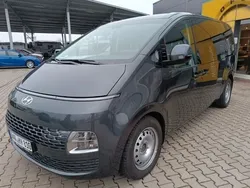 Grau Gebraucht 2024 Hyundai Staria Trend Van | 42.730 € (Superpreis)
