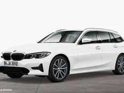 Alpinweiß uni Gebraucht 2021 BMW 320 Sport Line Kombi | 20.898 € (Guter Preis)