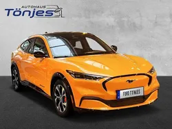 Cyber orange Gebraucht 2022 Ford Mustang Mach-E Extended Range SUV | 46.980 € (Teuer)
