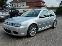 Silber Gebraucht 2003 VW Golf IV R Kleinwagen | 32.000 €