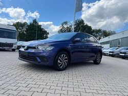 Vibrant violet metallic Neu 2025 VW Polo Life Kleinwagen | 21.990 € (Guter Preis)