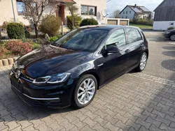 Deep black perleffekt Gebraucht 2019 VW Golf VII Highline Kleinwagen | 17.900 € (Fairer Preis)