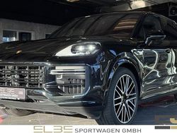 Schwarz Gebraucht 2024 Porsche Cayenne Turbo E-Hybrid SUV | 159.800 €