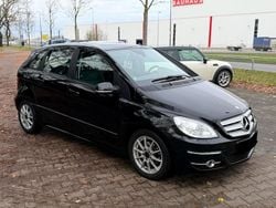 Schwarz Gebraucht 2010 Mercedes B200 Van / Kleinbus | 6.950 € (Fairer Preis)
