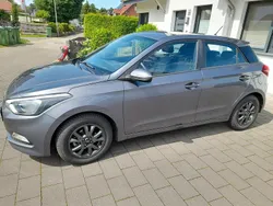 Grau Gebraucht 2018 Hyundai i20 YES! Kleinwagen | 9.800 € (Guter Preis)