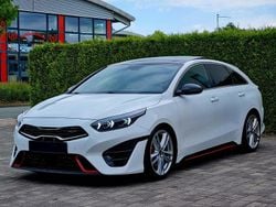 Weiß Gebraucht 2021 Kia ProCeed GT Kleinwagen | 24.800 € (Fairer Preis)