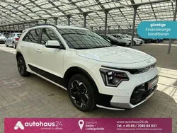 Weiß Gebraucht 2023 Kia e-Niro Vision SUV | 26.690 € (Guter Preis)