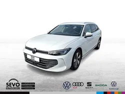 Weiß Gebraucht 2024 VW Passat Business Kombi | 37.990 € (Guter Preis)