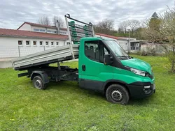 Grün Gebraucht 2018 Iveco Daily | 22.499 €