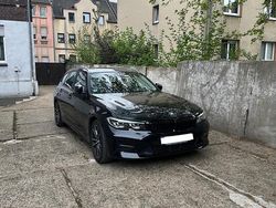 Schwarz Gebraucht 2020 BMW 320 Kombi | 21.200 € (Fairer Preis)