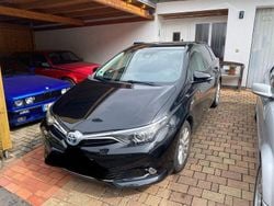 Schwarz Gebraucht 2016 Toyota Auris Edition-S Limousine | 13.900 € (Fairer Preis)
