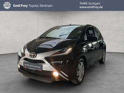 Midnightschwarz mica Gebraucht 2017 Toyota Aygo X-play Kleinwagen | 8.950 € (Fairer Preis)