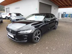 Schwarz Gebraucht 2024 Volvo S60 Plus Limousine | 37.500 € (Fairer Preis)