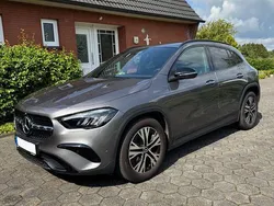Grau Gebraucht 2024 Mercedes GLA180 Progressive SUV | 38.400 € (Etwas zu teuer)