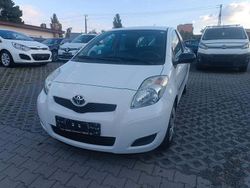 Weiß Gebraucht 2010 Toyota Yaris Cool Kleinwagen | 3.900 € (Fairer Preis)