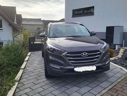 Grau Gebraucht 2018 Hyundai Tucson SUV | 14.000 € (Fairer Preis)