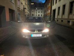 Grau Gebraucht 1999 Renault Mégane Cabriolet Cabrio | 600 € (Fairer Preis)