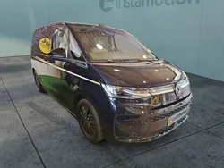Schwarz Gebraucht 2023 VW T7 Style Van | 62.225 € (Teuer)