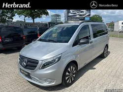 Silber Gebraucht 2022 Mercedes Vito Van / Kleinbus | 42.270 €