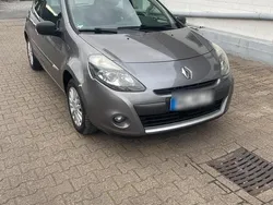 Grau Gebraucht 2009 Renault Clio II Kleinwagen | 1.200 € (Guter Preis)