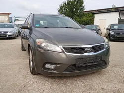 Silber Gebraucht 2011 Kia Ceed Spirit Limousine | 4.750 € (Guter Preis)