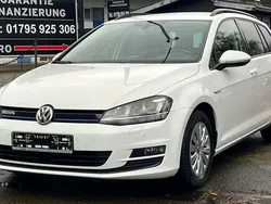 Pure white Gebraucht 2014 VW Golf VII Comfortline Kombi | 8.900 € (Fairer Preis)