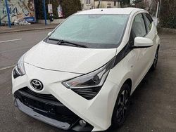 Weiß Gebraucht 2020 Toyota Aygo Kleinwagen | 8.950 € (Fairer Preis)