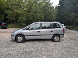 Silber Gebraucht 2002 Opel Zafira Van / Kleinbus | 3.500 € (Teuer)