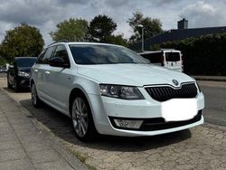 Weiß Gebraucht 2015 Skoda Octavia Kombi | 10.900 € (Fairer Preis)