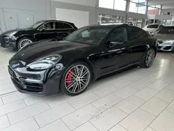 Tiefschwarzmetallic Gebraucht 2019 Porsche Panamera GTS Sport Limousine | 56.991 €