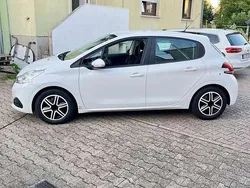 Gebraucht 2017 Peugeot 208 Style Kleinwagen | 5.000 € (Guter Preis)