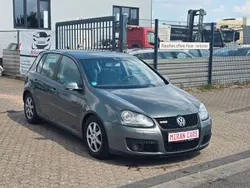 Grün Gebraucht 2004 VW Golf V Comfortline Limousine | 2.500 € (Guter Preis)