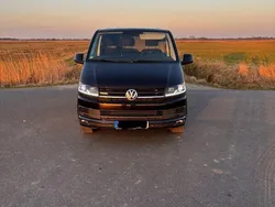 Schwarz Gebraucht 2017 VW T6 Van | 19.900 €