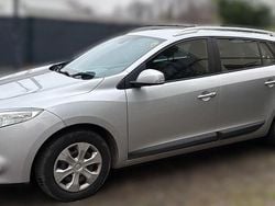 Grau Gebraucht 2011 Renault Mégane GrandTour Kombi | 2.950 € (Fairer Preis)